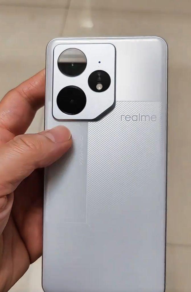 千元价位“卷王”,7000mAh+230万跑分+满级防水,跳水至1699元
